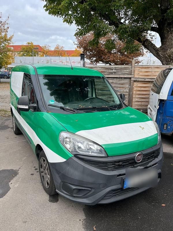 Grün Gebraucht 2015 Fiat Doblò Van / Kleinbus | 2.900 € (Guter Preis) - Bild 1/4