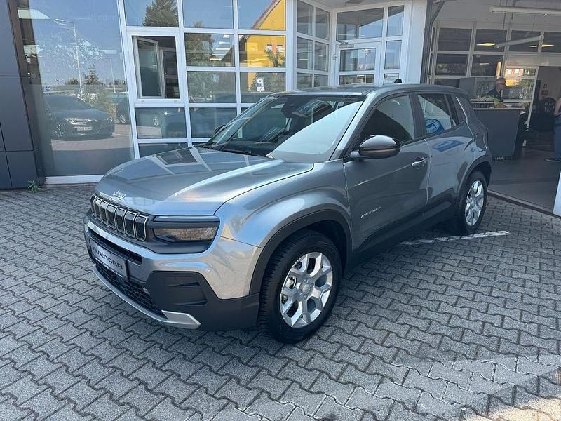 Neu Jeep Avenger Altitude 101 PS (74 kW) 2025 Grau SUV
