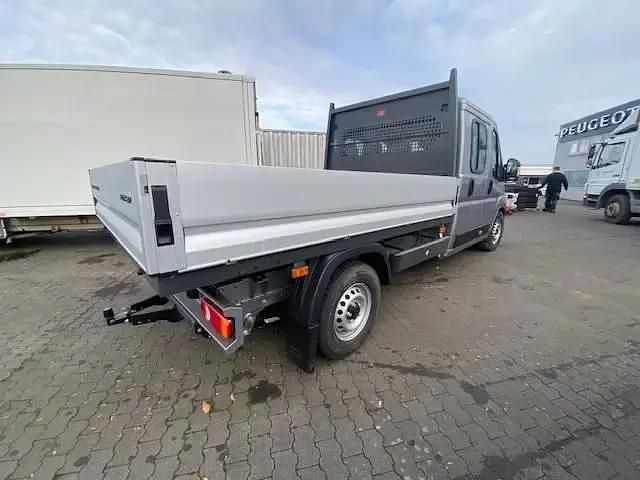 Neu Peugeot Boxer 140 PS (102 kW) 2025 Grau Van