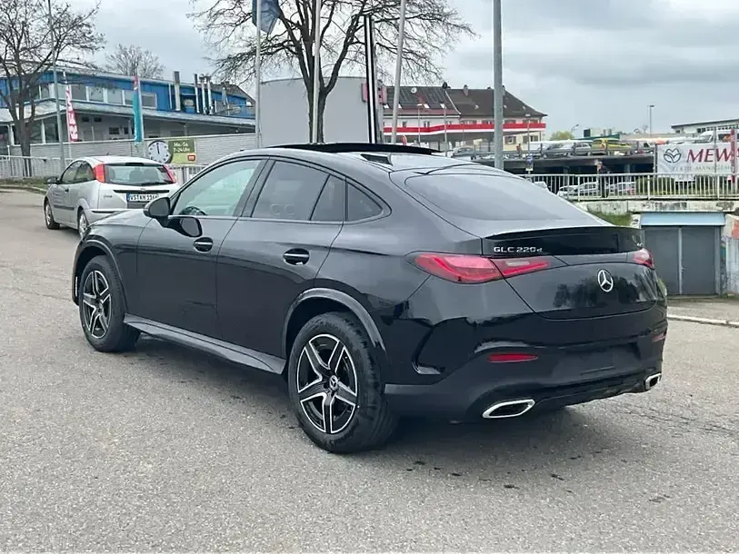 Gebraucht Mercedes GLC220 AMG 197 PS (144 kW) 2026 Schwarz SUV