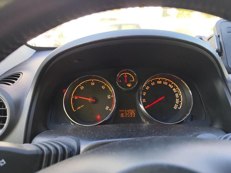 Gebraucht Opel Antara 163 PS (119 kW) 2012 Schwarz SUV