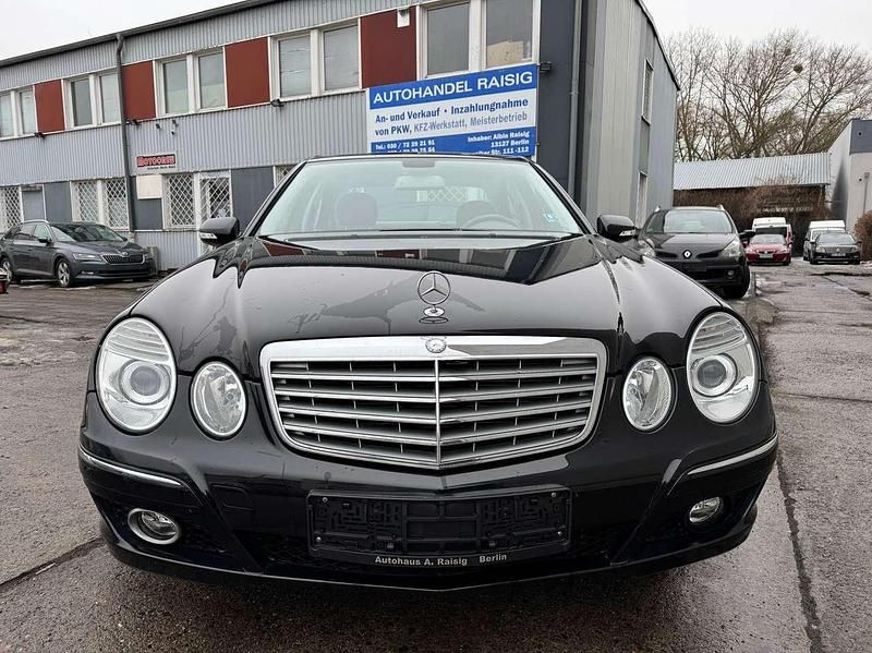 Gebraucht Mercedes E200 184 PS (135 kW) 2007 Obsidianschwarz Limousine