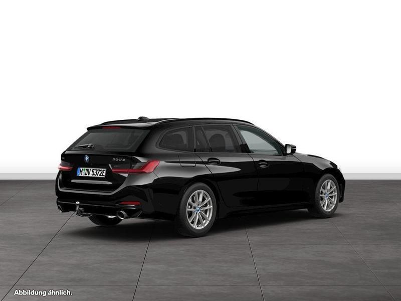 Schwarz Gebraucht 2024 BMW 330e Comfort Edition Kombi | 44.954 € (Fairer Preis) - Bild 1/3