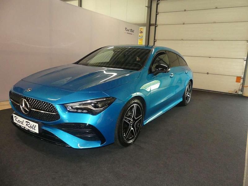 Hyperblau metalliclack Gebraucht 2024 Mercedes CLA200 Shooting Brake AMG line Kombi | 38.550 € - Bild 1/4
