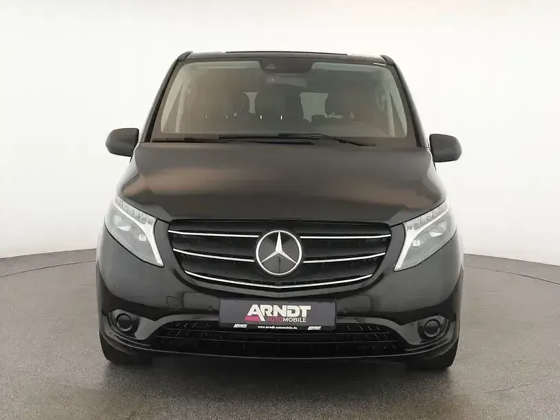 Gebraucht Mercedes Vito 190 PS (139 kW) 2024 Obsidianschwarz Van