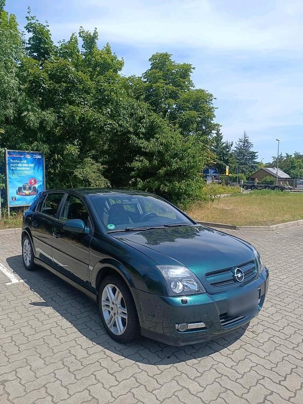 Grün Gebraucht 2003 Opel Signum Kombi | 2.299 € (Teuer) - Bild 1/4