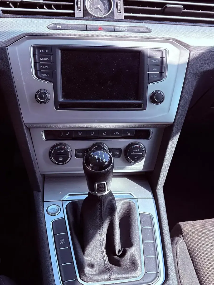Gebraucht VW Passat 150 PS (110 kW) 2016 Schwarz Kombi