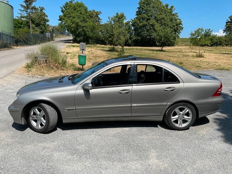 Gebraucht Mercedes C320 218 PS (160 kW) 2001 Silber Limousine