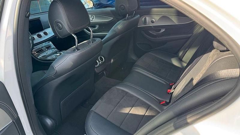 Gebraucht Mercedes E220 Avantgarde 194 PS (142 kW) 2016 Weiß Limousine