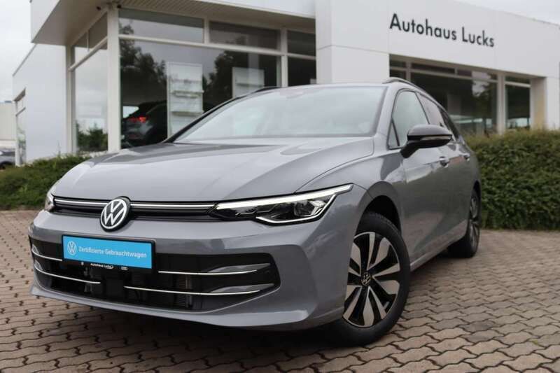 Gebraucht VW Golf VIII Goal 150 PS (110 kW) 2024 Mondsteingrau Kombi