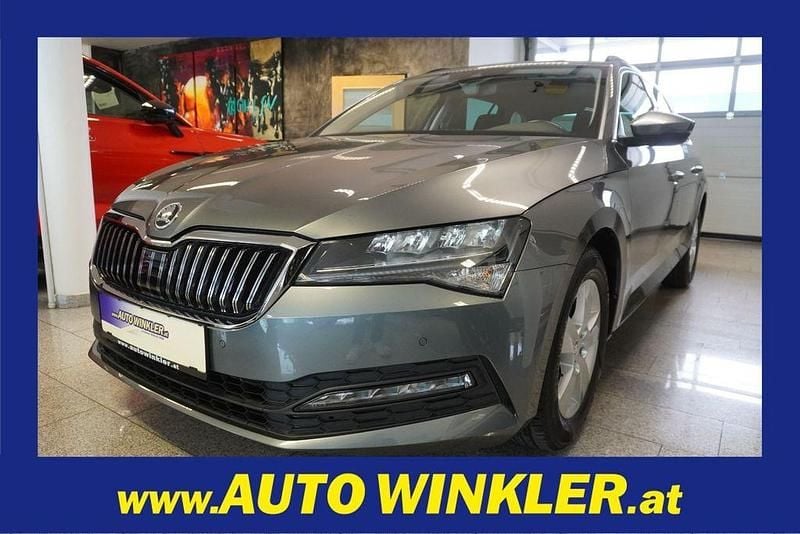 Silber Gebraucht 2022 Skoda Superb Limousine | 23.160 € (Superpreis) - Bild 1/4