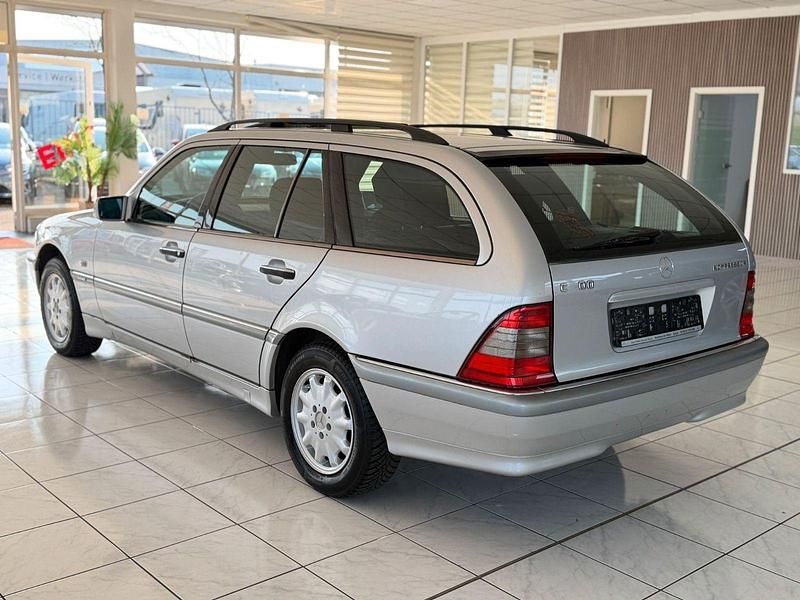 Gebraucht Mercedes C200 163 PS (119 kW) 2000 Silber Kombi