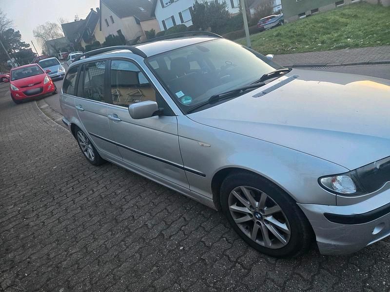 Gebraucht BMW 320 150 PS (110 kW) 2005 Grau Kombi