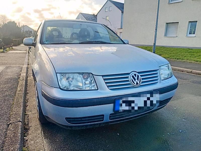 Gebraucht VW Bora 75 PS (55 kW) 2000 Silber Limousine