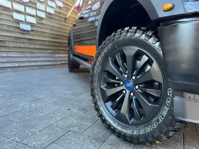 Gebraucht Ford F-150 XLT 395 PS (290 kW) 2020 Schwarz Pickup