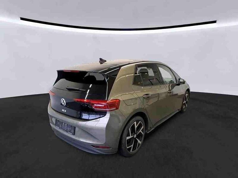 Gebraucht VW ID.3 Pro 150 kW (204 PS) 2023 Dark olivine green metallic sc Kleinwagen