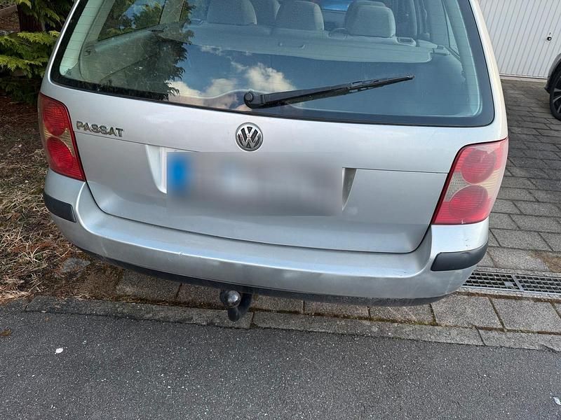 Gebraucht VW Passat 102 PS (75 kW) 2003 Silber Kombi