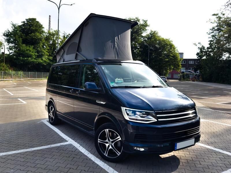 Blau Gebraucht 2017 VW T6 California Van | 49.995 € (Teuer) - Bild 1/4