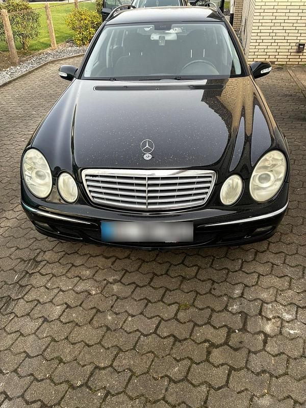 Gebraucht Mercedes E220 150 PS (110 kW) 2005 Schwarz Limousine