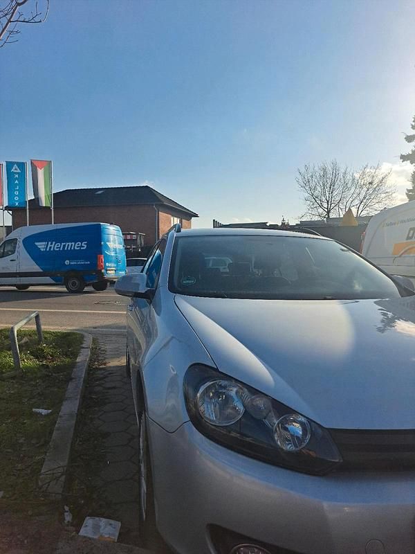 Gebraucht VW Golf VI 105 PS (77 kW) 2010 Silber Kleinwagen