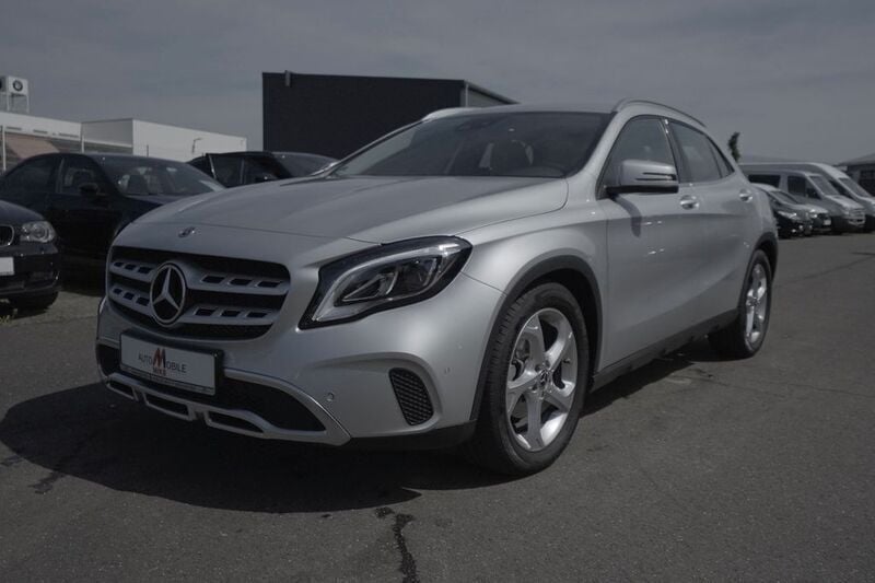 Silber Gebraucht 2019 Mercedes GLA200 SUV | 23.750 € (Superpreis) - Bild 1/4