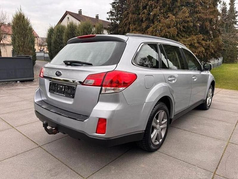 Gebraucht Subaru Outback 150 PS (110 kW) 2013 Silber Kombi