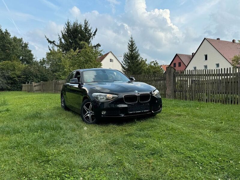 Schwarz Gebraucht 2014 BMW 116 Urban Line Kleinwagen | 6.389 € (Guter Preis) - Bild 1/4