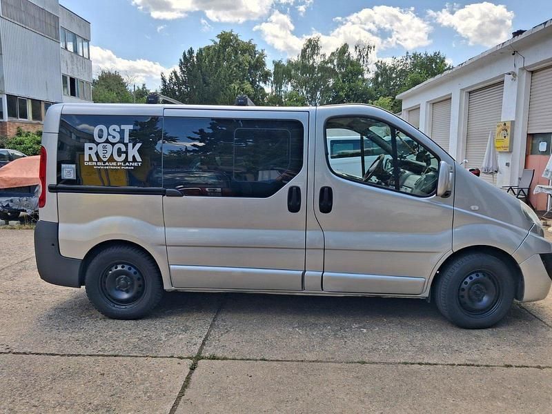 Grau Gebraucht 2008 Renault Trafic Van | 9.400 € (Fairer Preis) - Bild 1/4