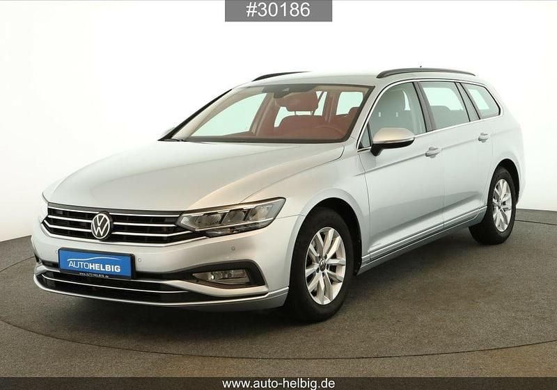 Silber Gebraucht 2023 VW Passat Business Kombi | 22.890 € (Guter Preis) - Bild 1/4