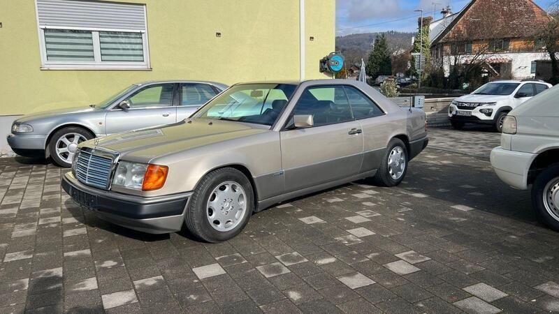 Grau Gebraucht 1991 Mercedes E300 Sportline Coupé | 17.950 € - Bild 1/4