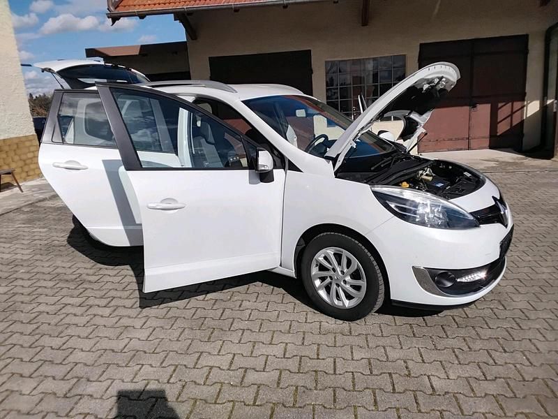 Gebraucht Renault Mégane III 132 PS (97 kW) 2013 Weiß Kombi