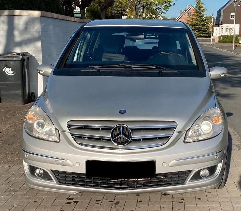 Silber Gebraucht 2005 Mercedes B200 Van / Kleinbus | 2.400 € (Guter Preis) - Bild 1/4