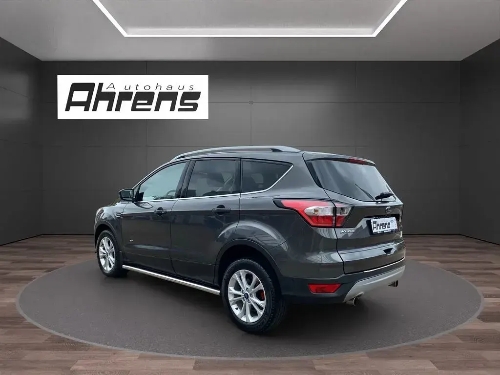 Gebraucht Ford Kuga Titanium 182 PS (133 kW) 2018 Grau SUV