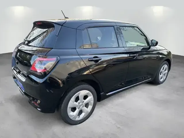 Neu Suzuki Swift Comfort 82 PS (60 kW) 2026 Super black pearl metallic (schwarz) Kleinwagen