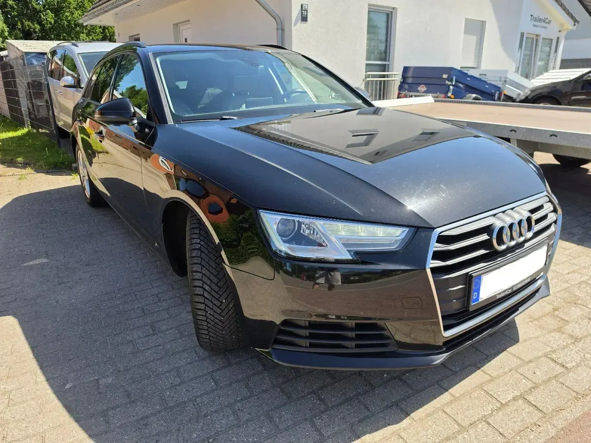 Gebraucht Audi A4 Comfort 190 PS (139 kW) 2018 Schwarz Kombi