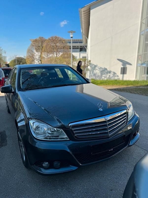 Second-hand Mercedes C200 184 CP (135 kW) 2012 Gri Berlinǎ