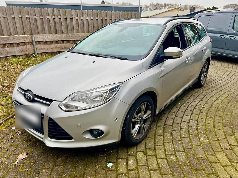 Gebraucht Ford Focus 116 PS (85 kW) 2013 Silber Kombi