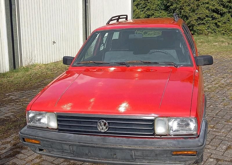 Second-hand VW Passat 90 CP (66 kW) 1987 Roșu Hatchback