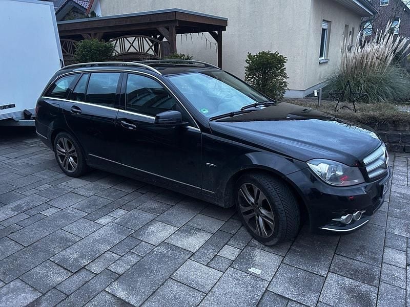 Schwarz Gebraucht 2011 Mercedes C200 Kombi | 4.350 € (Superpreis) - Bild 1/4