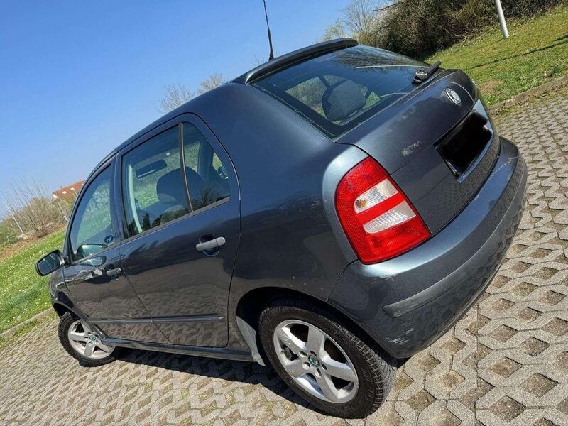 Gebraucht Skoda Fabia Ambiente 75 PS (55 kW) 2004 Grau Kleinwagen