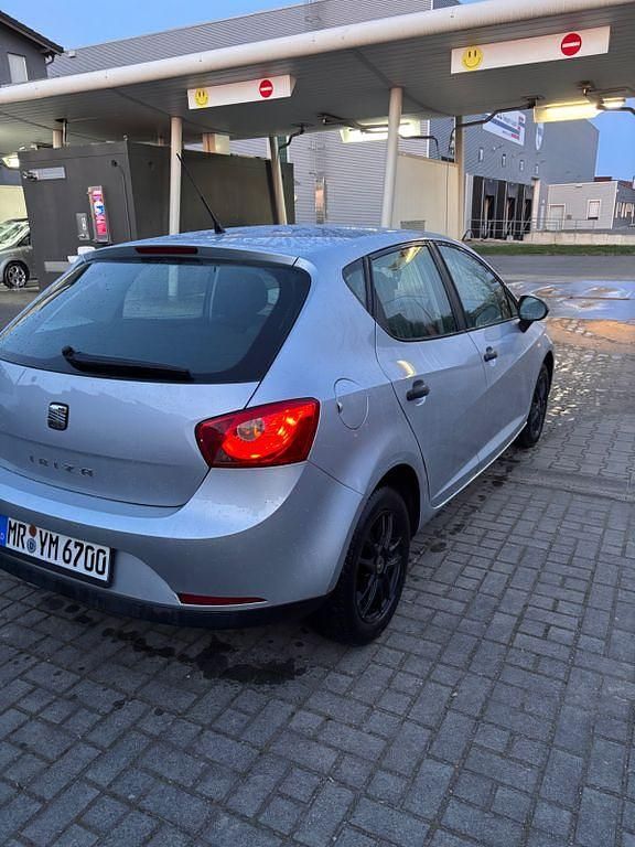 Gebraucht Seat Ibiza Reference 69 PS (50 kW) 2010 Silber Limousine
