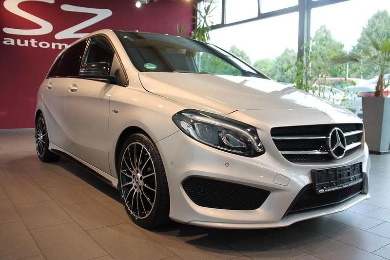 Silber Gebraucht 2018 Mercedes B200 AMG line Van / Kleinbus | 16.400 € (Superpreis) - Bild 1/4