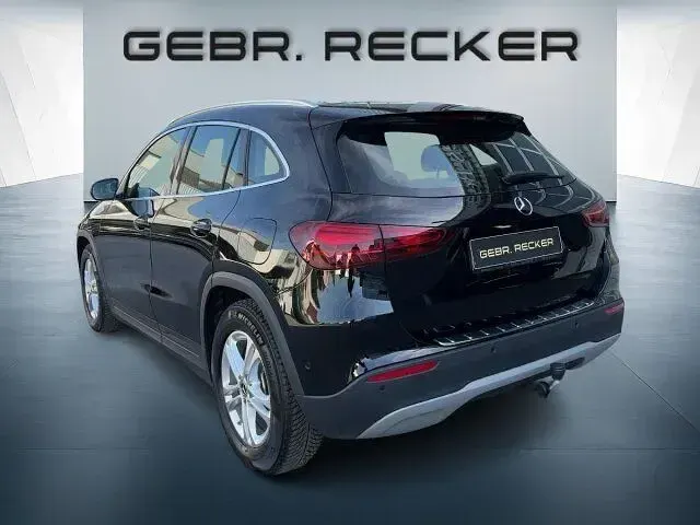 Gebraucht Mercedes GLA200 Advanced 163 PS (119 kW) 2024 Unilack nachtschwarz SUV