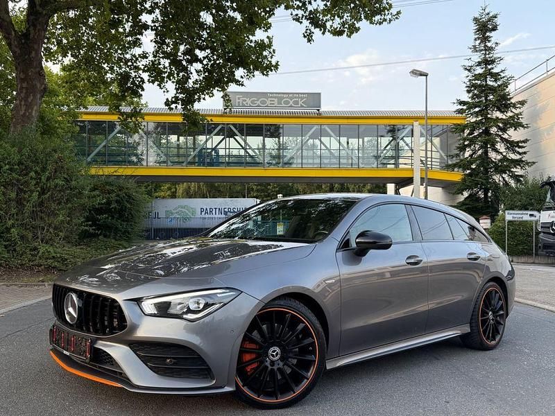 Grau Gebraucht 2020 Mercedes CLA220 Shooting Brake Edition 1 Kombi | 25.300 € (Guter Preis) - Bild 1/4