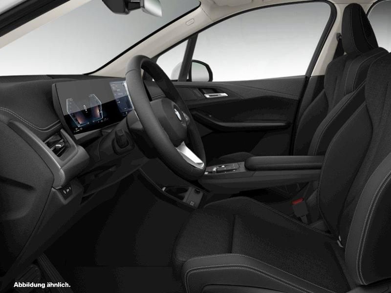 Weiß Gebraucht 2024 BMW 216 Active Tourer Van / Kleinbus | 30.814 € (Fairer Preis) - Bild 1/2