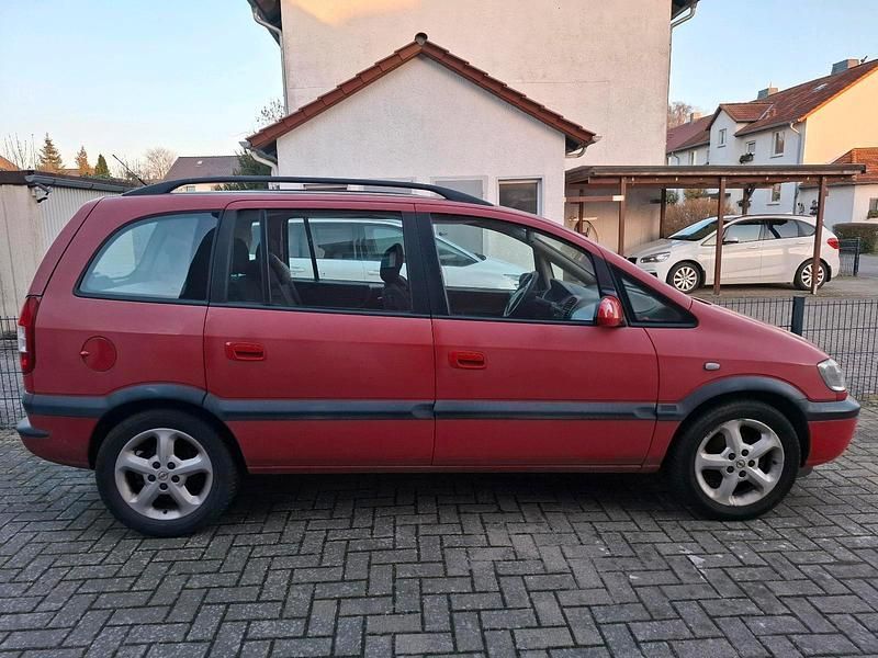 Gebraucht Opel Zafira 95 PS (69 kW) 2004 Rot Van / Kleinbus