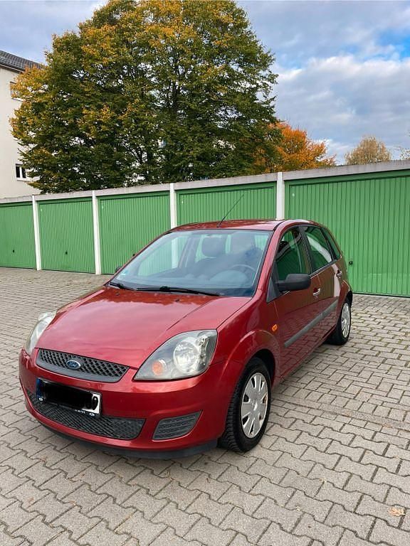 Rot Gebraucht 2007 Ford Fiesta Fun X Kleinwagen | 4.900 € (Etwas zu teuer) - Bild 1/4