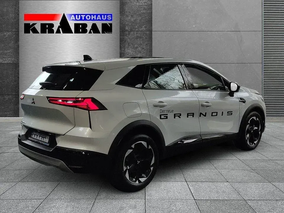 Neu Mitsubishi Grandis Diamant Edition 141 PS (103 kW) 2026 Weiß SUV