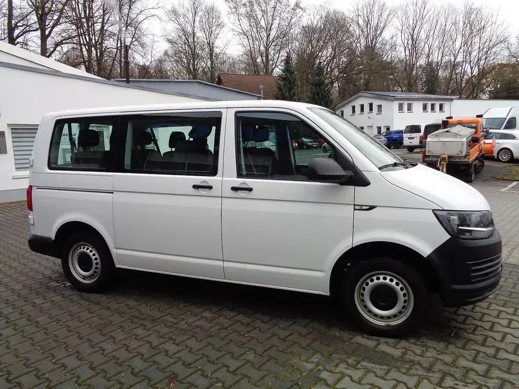 Gebraucht VW Caravelle Trendline 102 PS (75 kW) 2019 Weiß Van