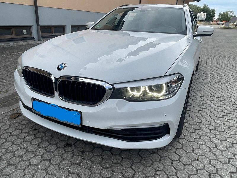 Gebraucht BMW 520 190 PS (139 kW) 2017 Weiß Kombi